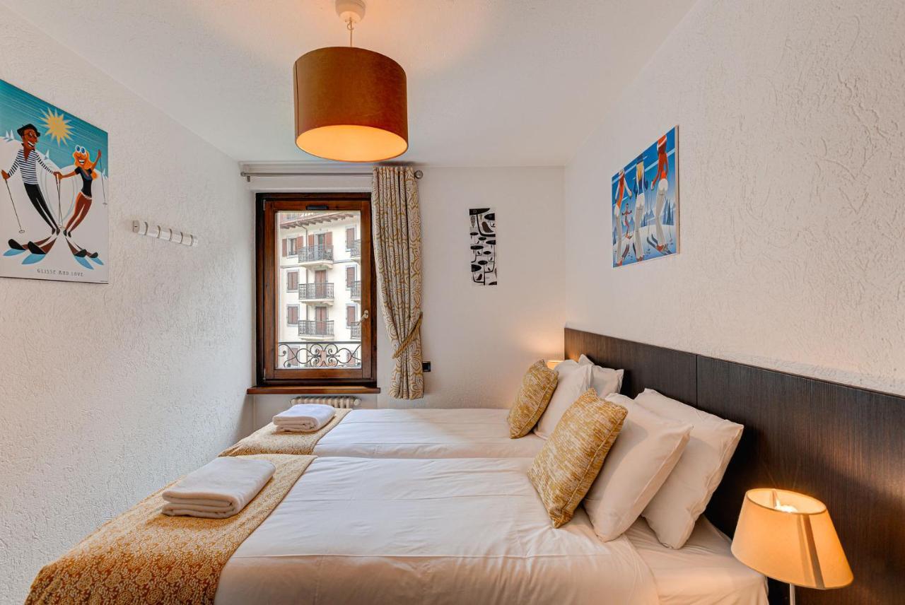 Apartment Cosmiques - Alpes Travel - Central Chamonix - Sleeps 4 Esterno foto