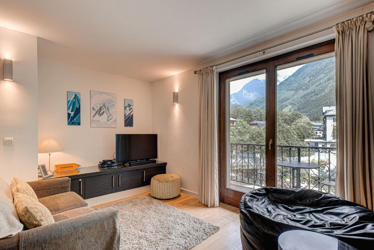 Apartment Cosmiques - Alpes Travel - Central Chamonix - Sleeps 4 Esterno foto
