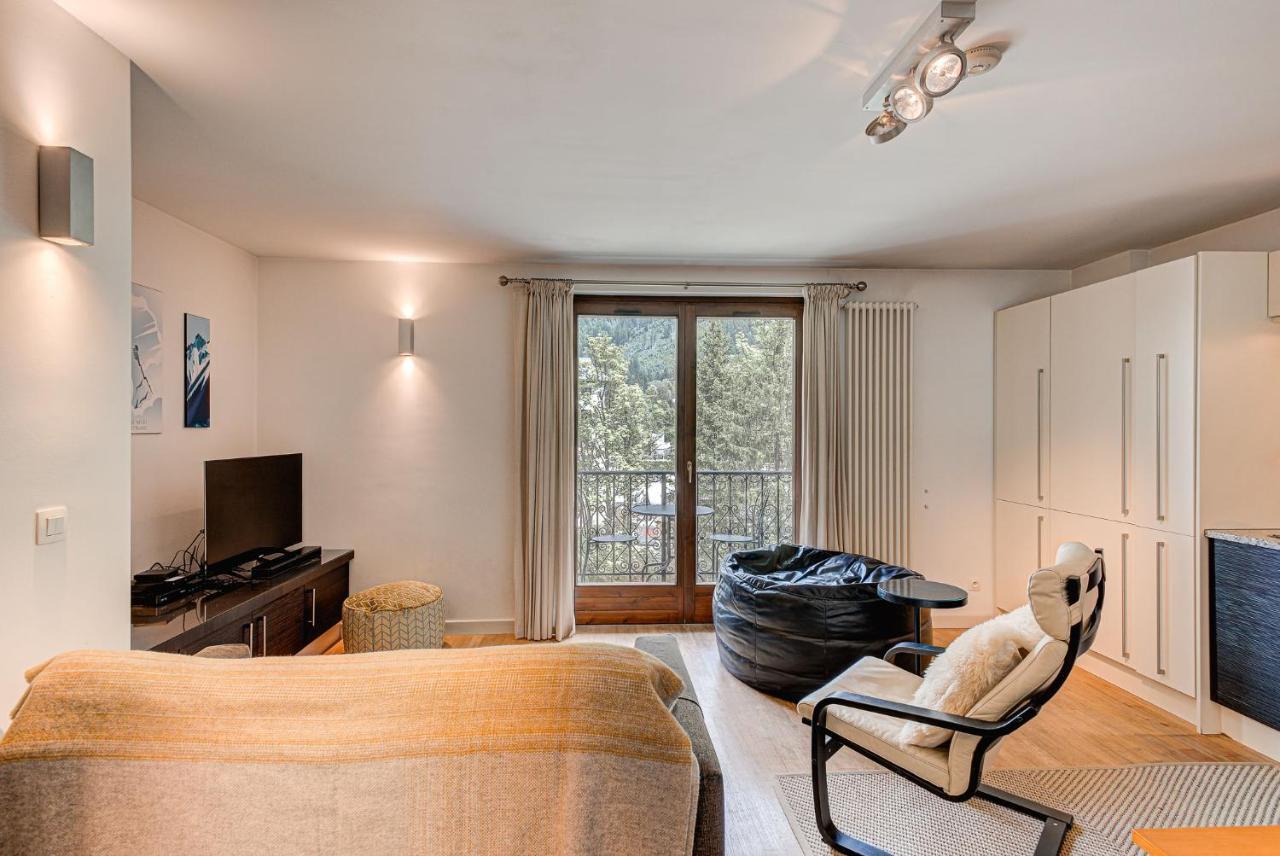 Apartment Cosmiques - Alpes Travel - Central Chamonix - Sleeps 4 Esterno foto